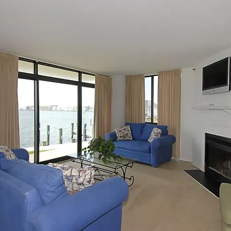 Pointe On The Bay Apartment